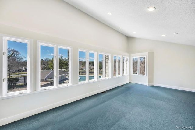 13 Mallard Path, Coram, NY 11727