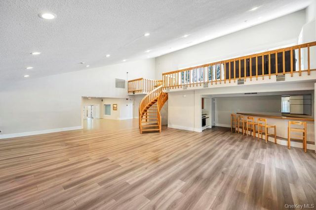 13 Mallard Path, Coram, NY 11727