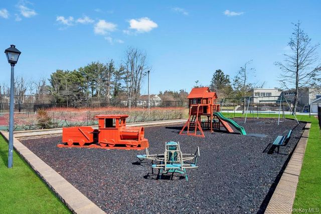 13 Mallard Path, Coram, NY 11727