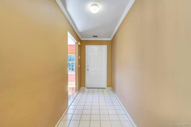 13 Mallard Path, Coram, NY 11727