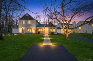 13 Mallard Path, Coram, NY 11727