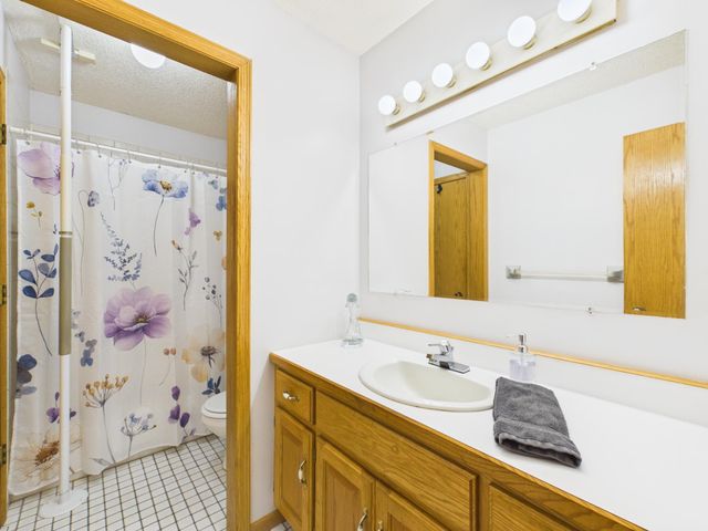 4926 Shady Lane, North Branch, MN 55056