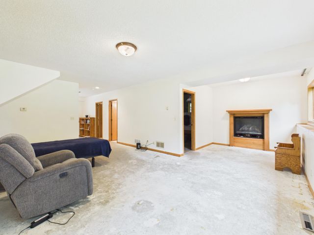 4926 Shady Lane, North Branch, MN 55056