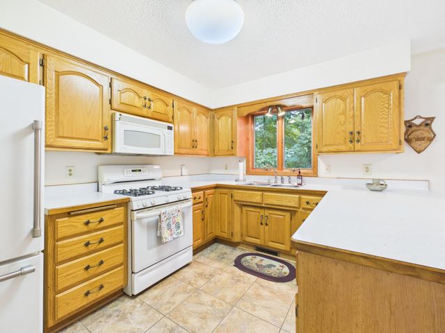 4926 Shady Lane, North Branch, MN 55056