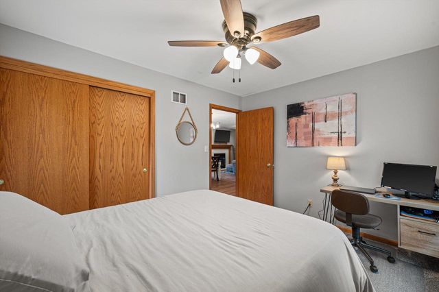 N65W28580 Fairlane DRIVE, Hartland, WI 53029