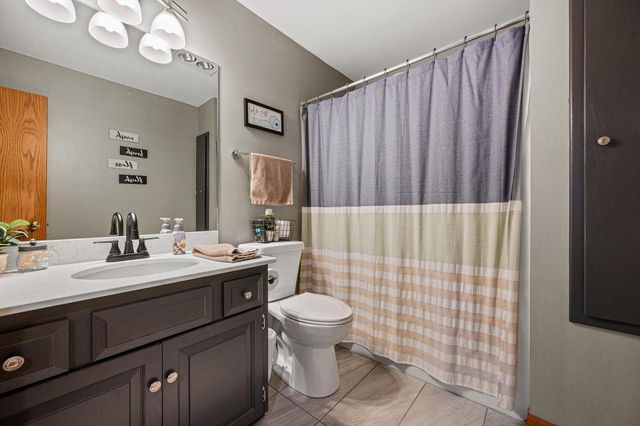 N65W28580 Fairlane DRIVE, Hartland, WI 53029
