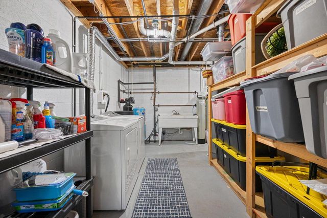 N65W28580 Fairlane DRIVE, Hartland, WI 53029