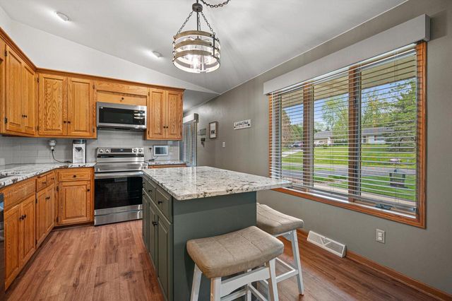N65W28580 Fairlane DRIVE, Hartland, WI 53029
