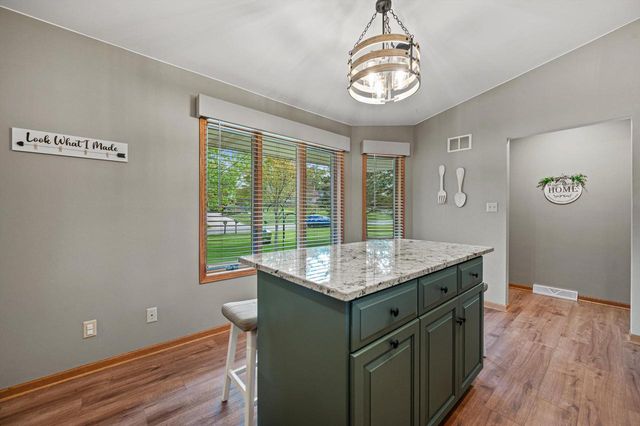 N65W28580 Fairlane DRIVE, Hartland, WI 53029