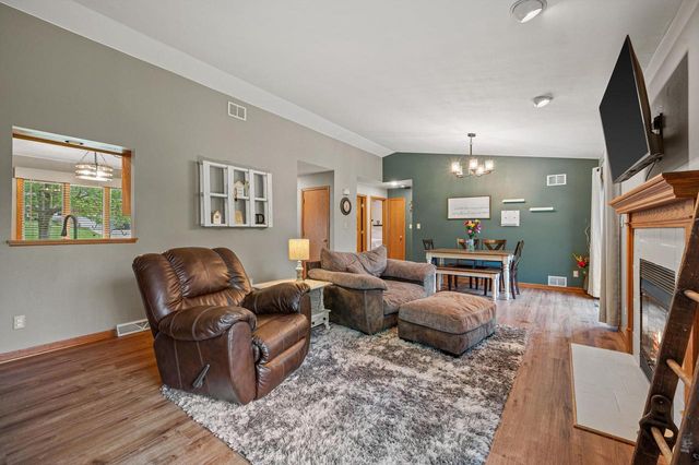 N65W28580 Fairlane DRIVE, Hartland, WI 53029