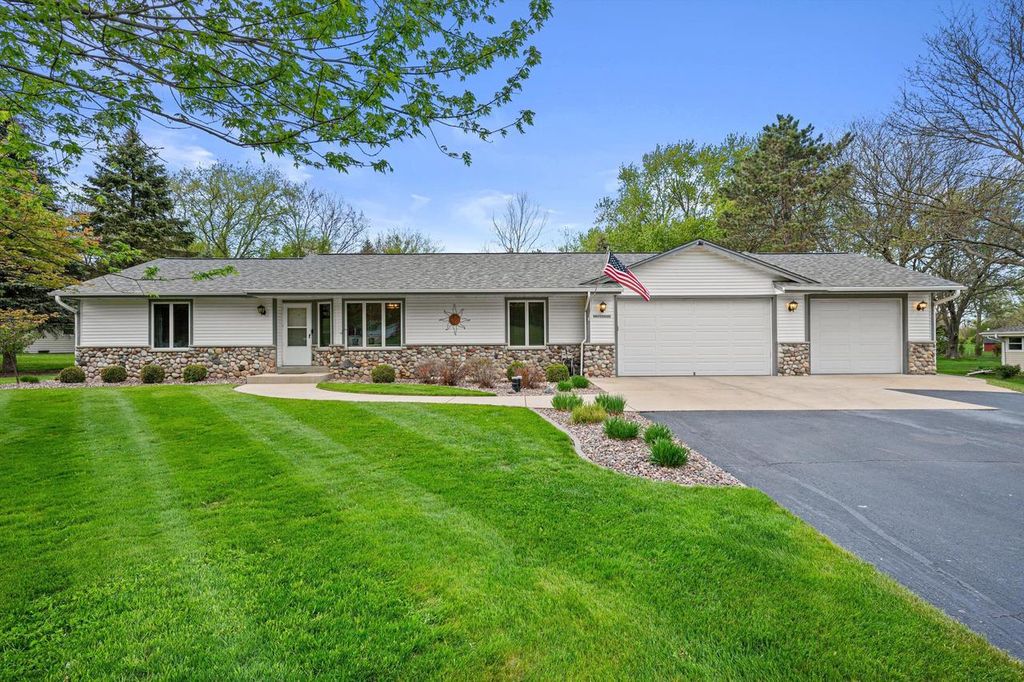 N65W28580 Fairlane DRIVE, Hartland, WI 53029