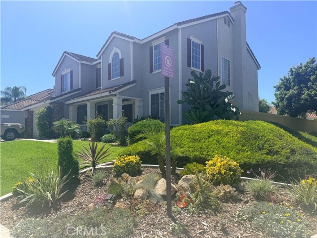 768 Valdosta, Corona, CA 92879