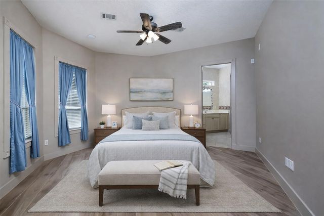 15453 Crown Oaks Drive, Montgomery, TX 77316