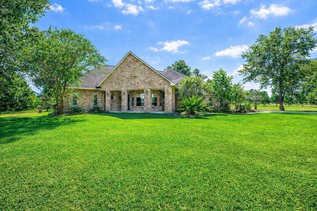 15453 Crown Oaks Drive, Montgomery, TX 77316
