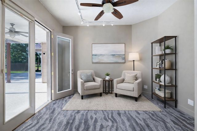 15453 Crown Oaks Drive, Montgomery, TX 77316