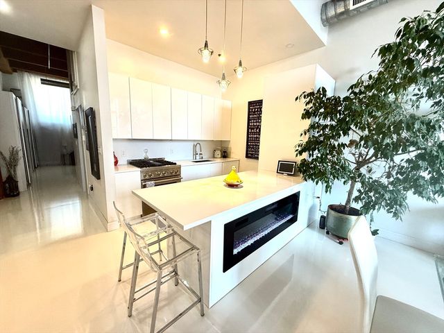60 Dudley St 117, Chelsea, MA 02150