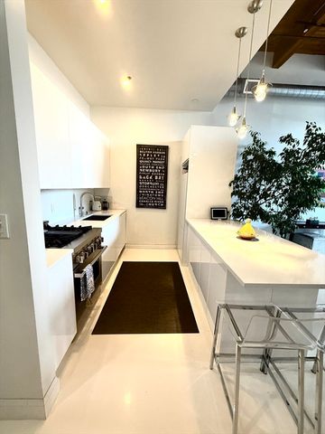 60 Dudley St 117, Chelsea, MA 02150
