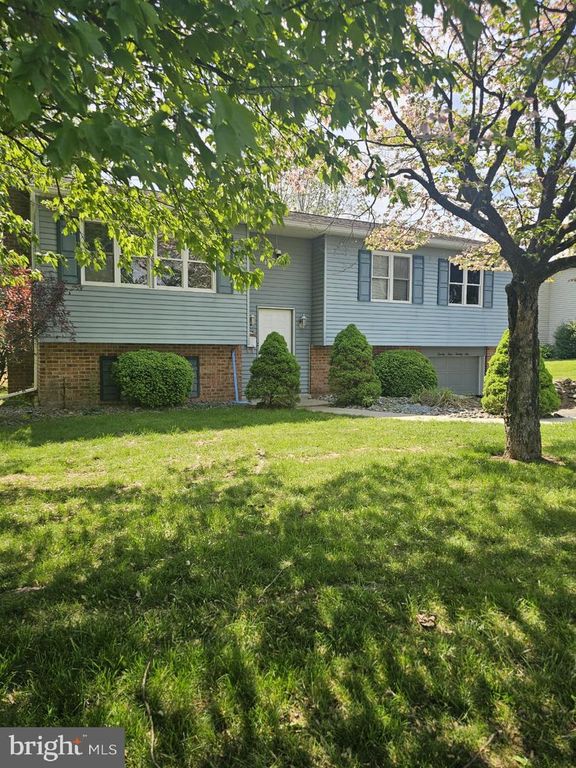 2126 MAYO DR, Reading, PA 19601
