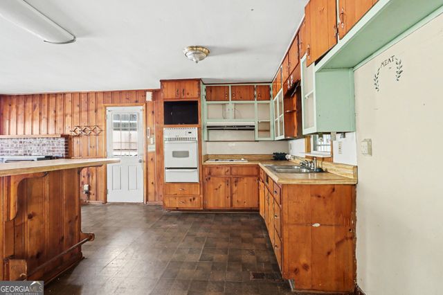 1963 Wee Kirk Road, Atlanta, GA 30316