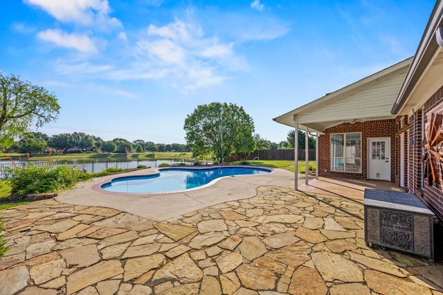 1165 Brent Avenue, Terrell, TX 75160
