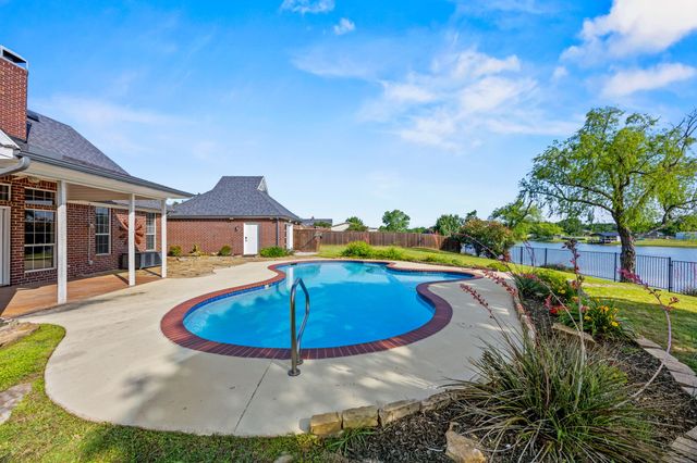 1165 Brent Avenue, Terrell, TX 75160