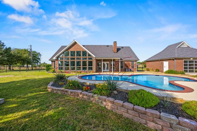 1165 Brent Avenue, Terrell, TX 75160