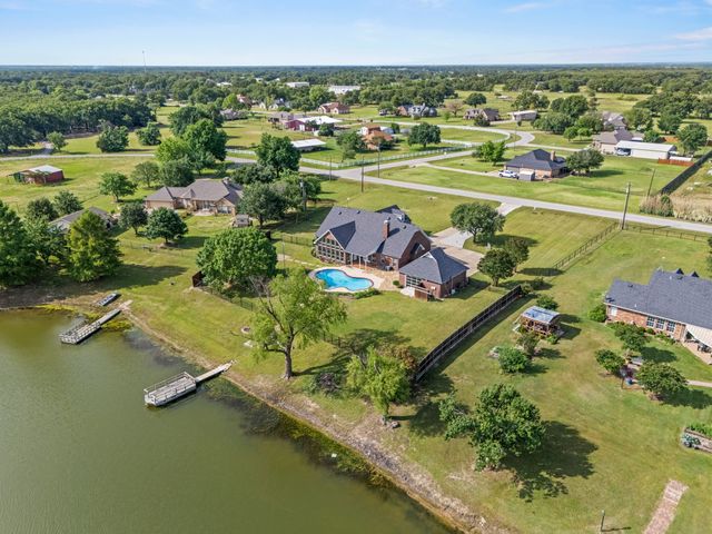 1165 Brent Avenue, Terrell, TX 75160