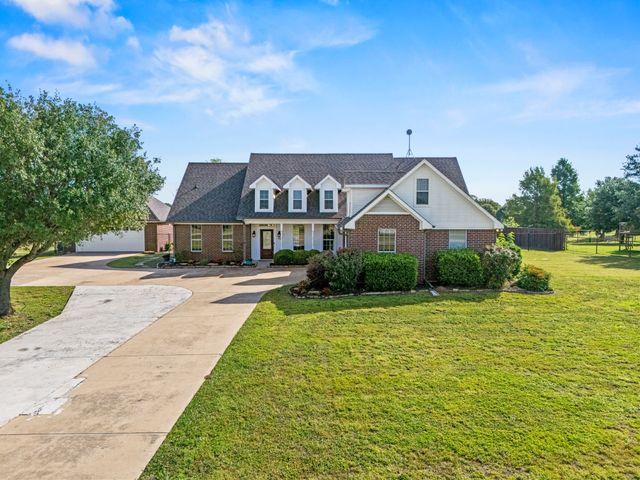 1165 Brent Avenue, Terrell, TX 75160