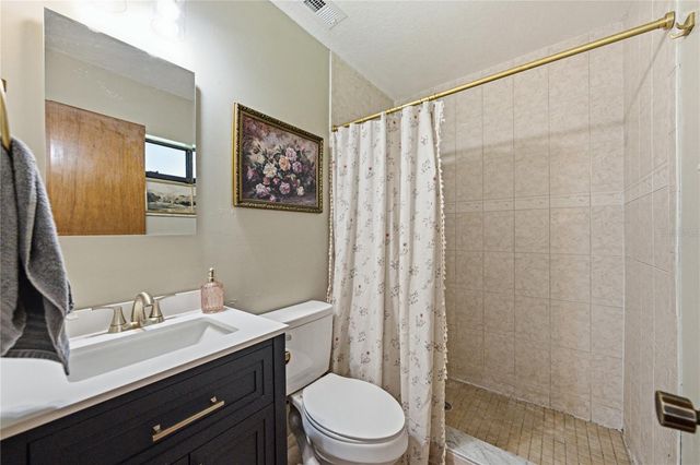 124 N POINTE DRIVE, Auburndale, FL 33823