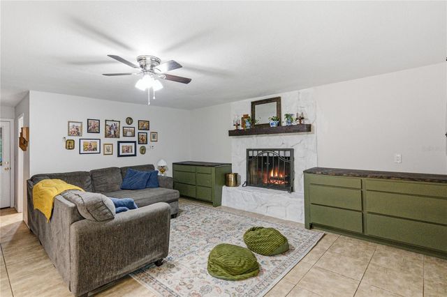 124 N POINTE DRIVE, Auburndale, FL 33823