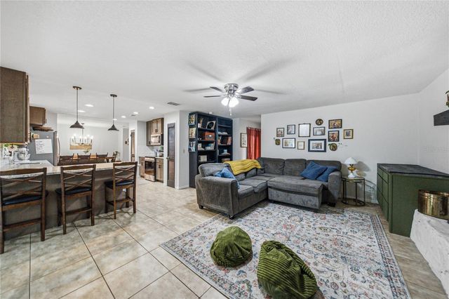 124 N POINTE DRIVE, Auburndale, FL 33823