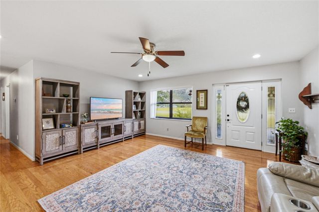 124 N POINTE DRIVE, Auburndale, FL 33823