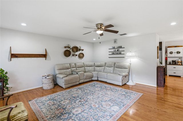 124 N POINTE DRIVE, Auburndale, FL 33823