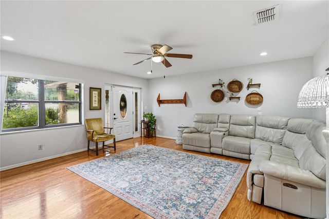 124 N POINTE DRIVE, Auburndale, FL 33823