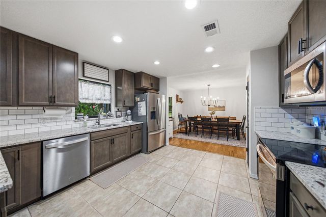 124 N POINTE DRIVE, Auburndale, FL 33823