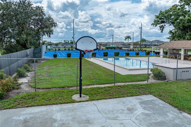 124 N POINTE DRIVE, Auburndale, FL 33823