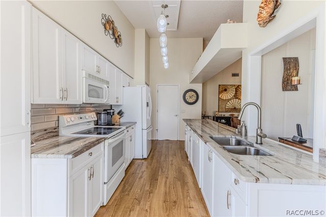 7443 Willow Brook Drive, Spring Hill, FL 34606