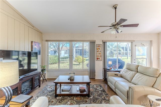 7443 Willow Brook Drive, Spring Hill, FL 34606