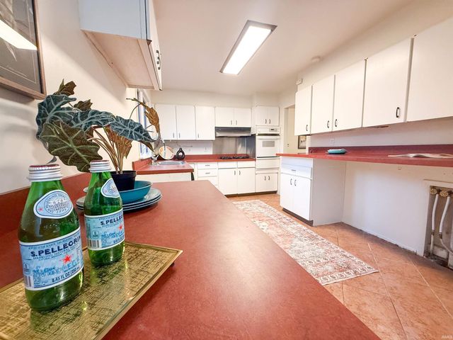 1137 Echo Drive, South Bend, IN 46614