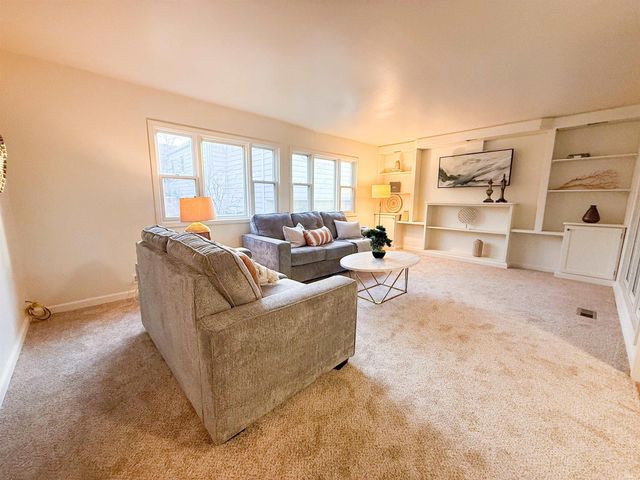 1137 Echo Drive, South Bend, IN 46614