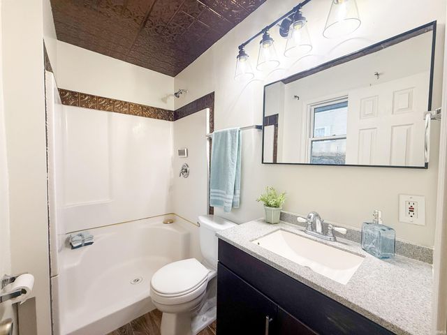 1137 Echo Drive, South Bend, IN 46614