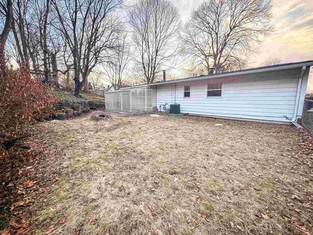 1137 Echo Drive, South Bend, IN 46614