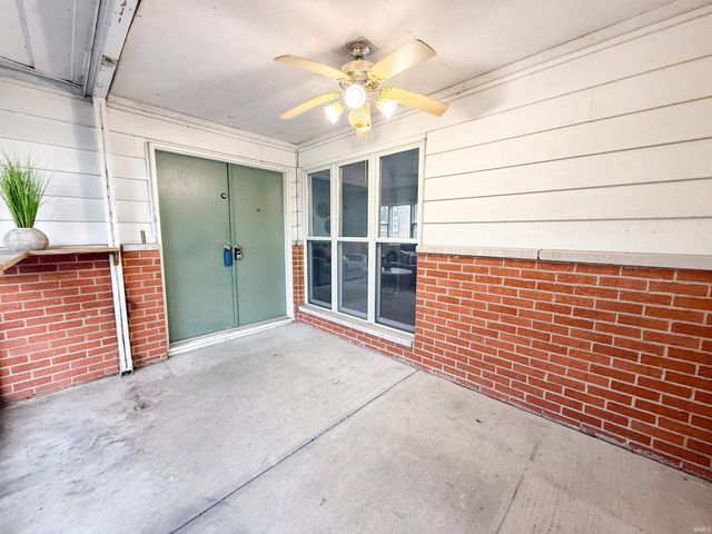 1137 Echo Drive, South Bend, IN 46614