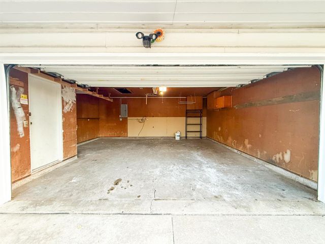 1137 Echo Drive, South Bend, IN 46614