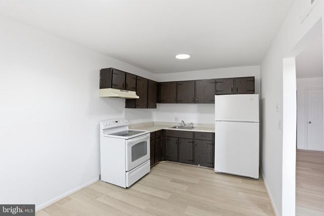 1242 LIBERTE CT, Burlington, NJ 08016