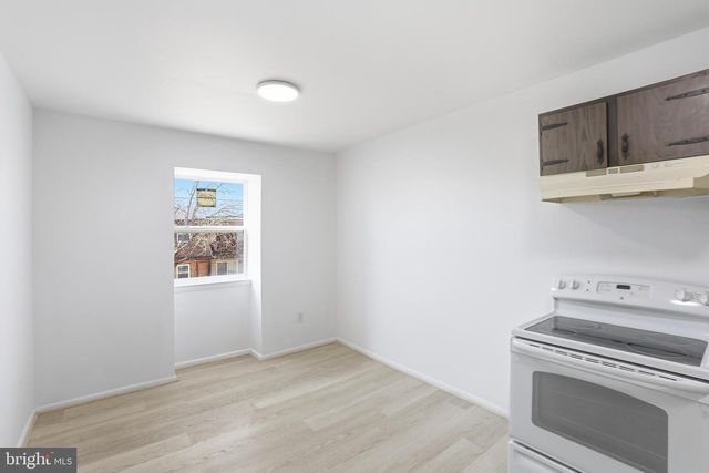 1242 LIBERTE CT, Burlington, NJ 08016