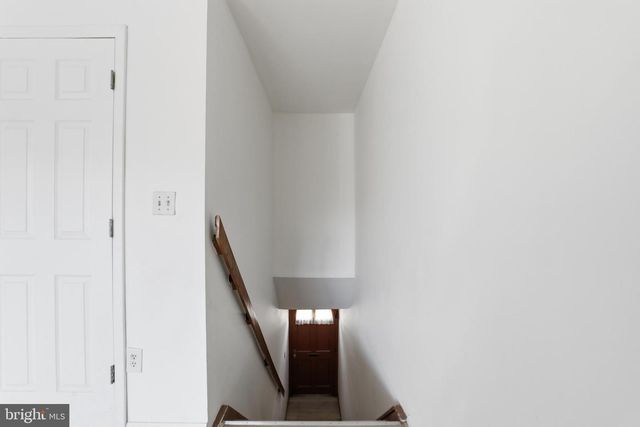 1242 LIBERTE CT, Burlington, NJ 08016