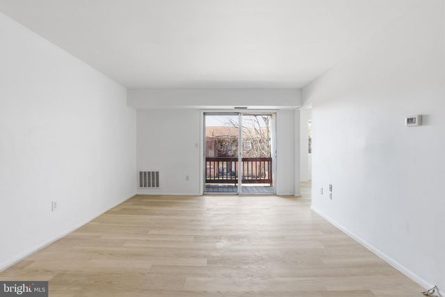 1242 LIBERTE CT, Burlington, NJ 08016