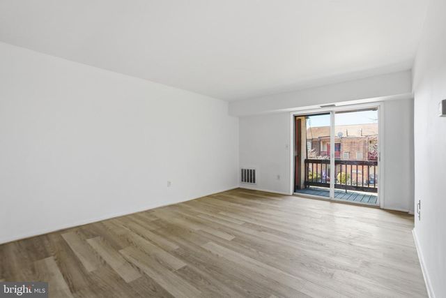 1242 LIBERTE CT, Burlington, NJ 08016