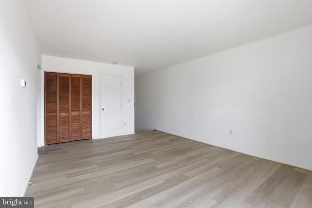 1242 LIBERTE CT, Burlington, NJ 08016